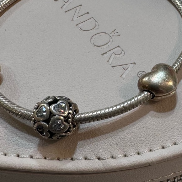 Pandora Moments Hearts clasp snake chain bracelet ST LUCIA CHARM - Picture 9 of 12